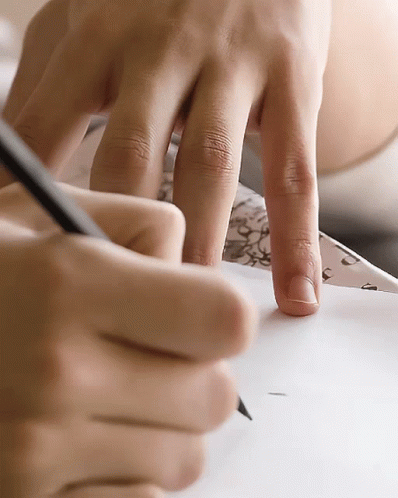 Seonho Kimseonho GIF. This 398 x 498 animated GIF is part of our mano escribiendo collection. Related themes include hands, writing. Created by ssetiawan…