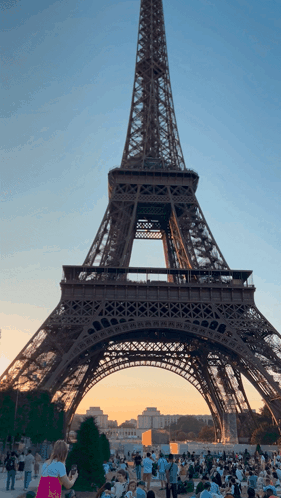 Shagarita Shalymar GIF. This 281 x 498 animated GIF is part of our torre eiffel collection. Related themes include francia. Created by shagarita1. View the…