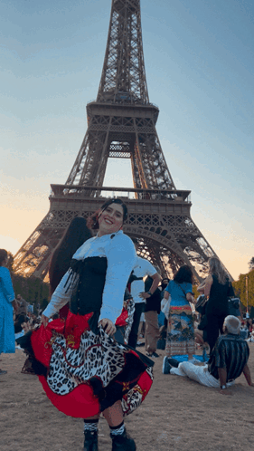 Shagarita Shalymar GIF. This 281 x 498 animated GIF is part of our torre eiffel collection. Related themes include dance, dancing, francia. Created by…
