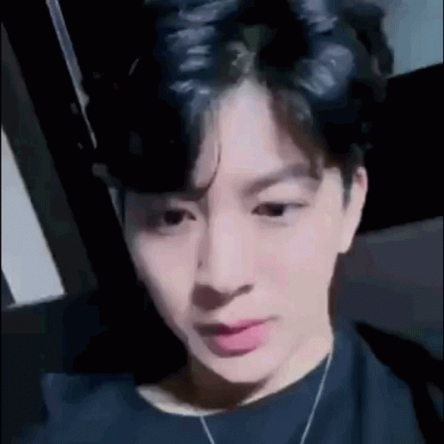 Song Yunhyeong Ikon Song GIF