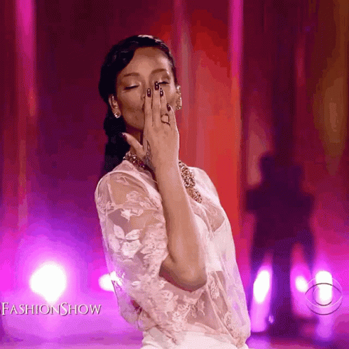 Stainedminaj Rareuchis GIF
