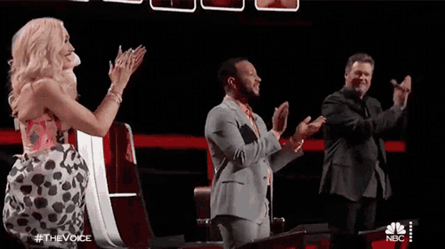 Standing Ovation Gwen Stefani GIF
