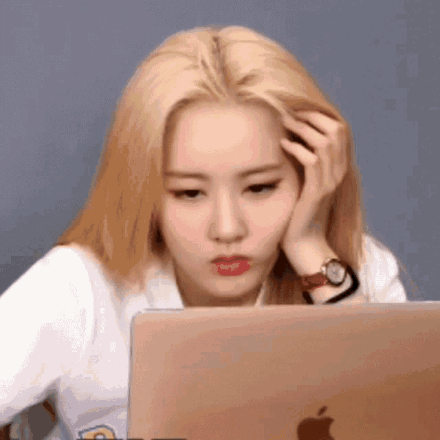 Sukiepops Stayc GIF