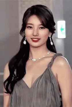Suzy Baesuzy GIF
