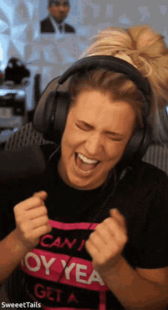 Sweeettails Sweettails GIF