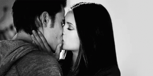 Sweet Kiss Davydoff GIF
