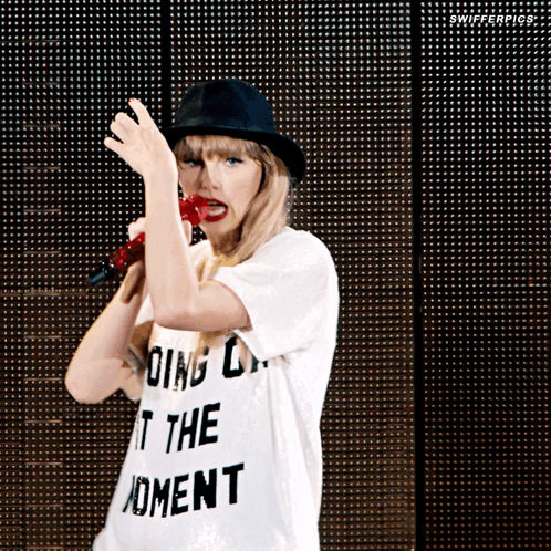 Swifferpics Taylor Swift GIF. This 498 x 498 animated GIF is part of our taylor swift 22 collection. Related themes include taylor swift. Created by…