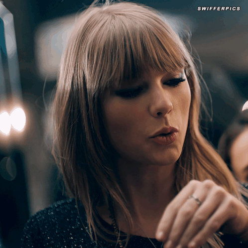 Swifferpics Taylor Swift GIF. This 498 x 498 animated GIF is part of our taylor swift 22 collection. Related themes include cat, taylor swift. Created by…