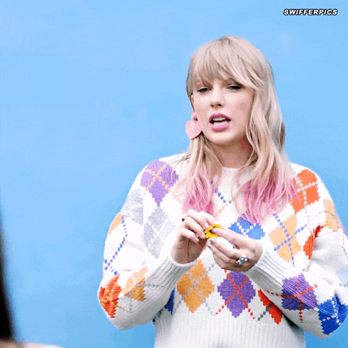Swifferpics Taylor Swift GIF