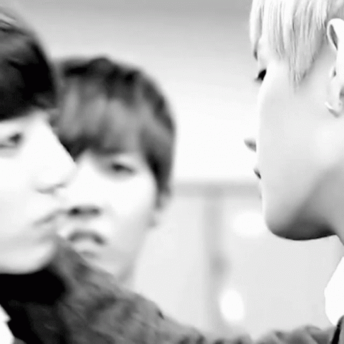 Taekook Vginkv GIF
