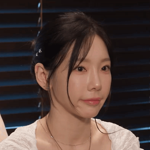 Taeyeon Girls Generation GIF