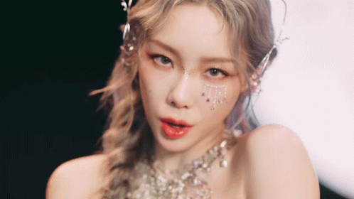 Taeyeon Invu GIF
