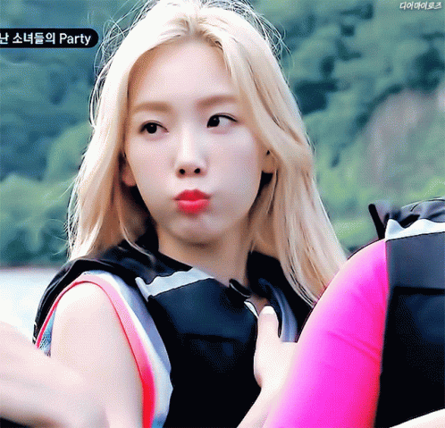 Taeyeon Taeyeon Blonde GIF