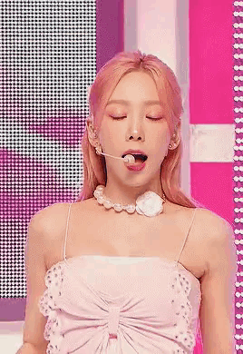 Taeyeon Weekend GIF