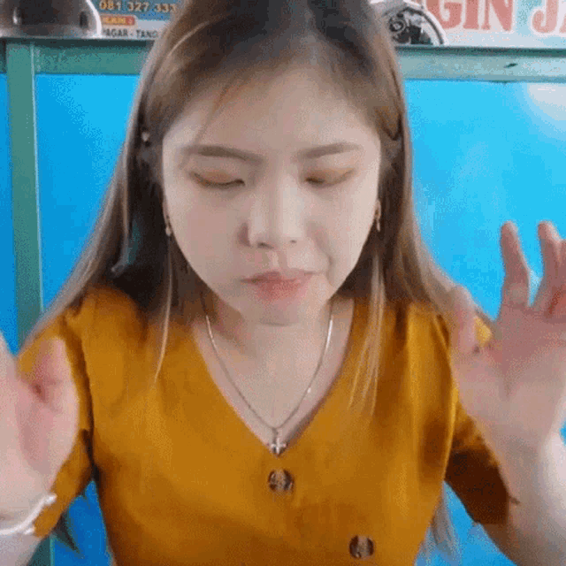 Tepuk Tangan Fifin Liefang GIF