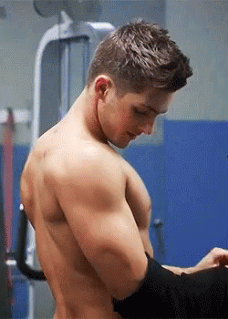 Theo Raeken Shirtless GIF