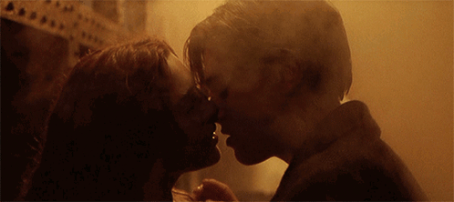 Titanic Kiss Jack And Rose Kiss GIF