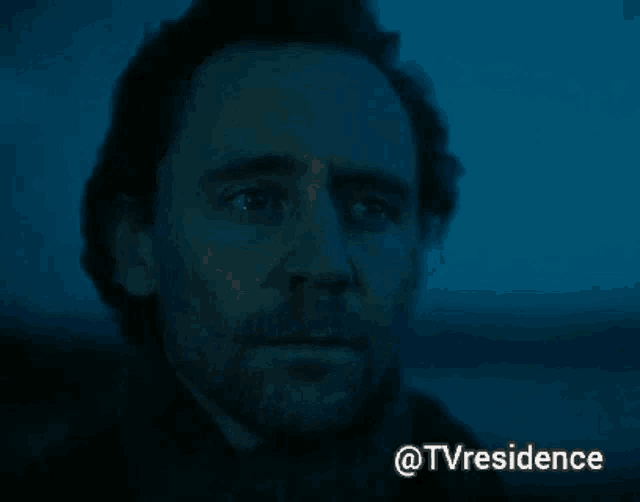 Tom Hiddleston GIF