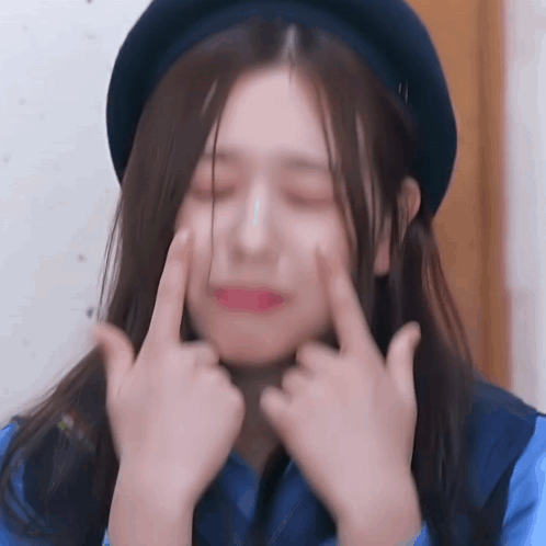 Triples Chaeyeon GIF