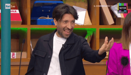 Tvsoterita Affari Tuoi GIF. This 498 x 284 animated GIF is part of our paura eh collection. Created by TvSoter. View the original animation, share it, or…