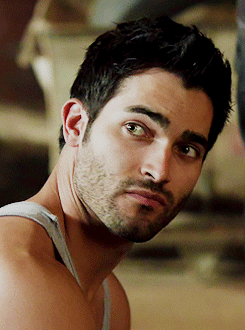 Tyler Hoechlin Crystal Bethany GIF