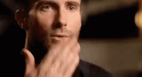 Un Bacio Adam Levine Cuore Bacino Bacetto A Presto Ciao Ciao Arrivederci A Domani Affetto GIF