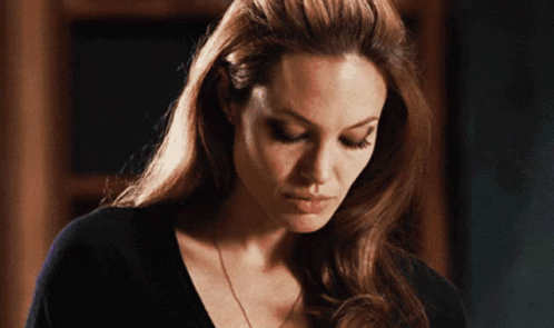 Valier Angelina Jolie GIF