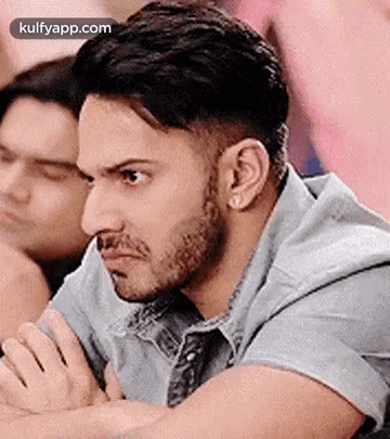 Varun Dhawan.Gif GIF