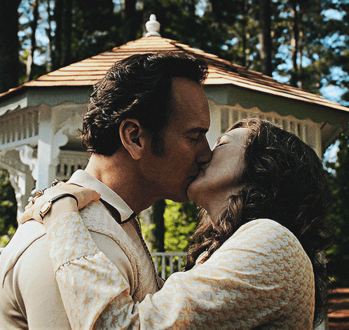 Vera Farmiga Patrick Wilson GIF