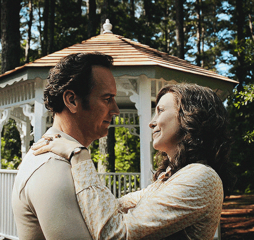 Vera Farmiga Patrick Wilson GIF