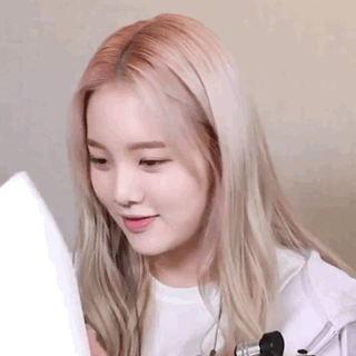 Weeekly Jiyoonietunes GIF