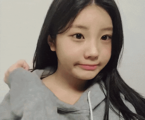 Wonhee Illit GIF