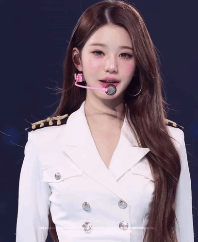 Wonyoung Ive GIF