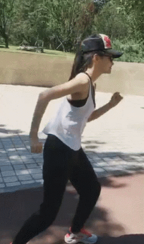 Xu Xinwen Running GIF