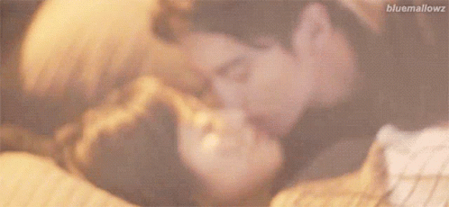Yuedikiss Dylanwangkiss GIF
