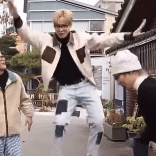 Yunho Dancing Happy Yunho GIF. This 498 x 498 animated GIF is part of our people dancing collection. Created by wlandteez. View the original animation…