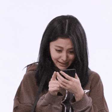 Yunjin Le Sserafim GIF