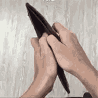 Zeta Empty Wallet GIF