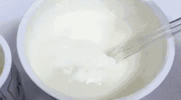 ヨーグルト　ランチ　スナック　乳製品 GIF