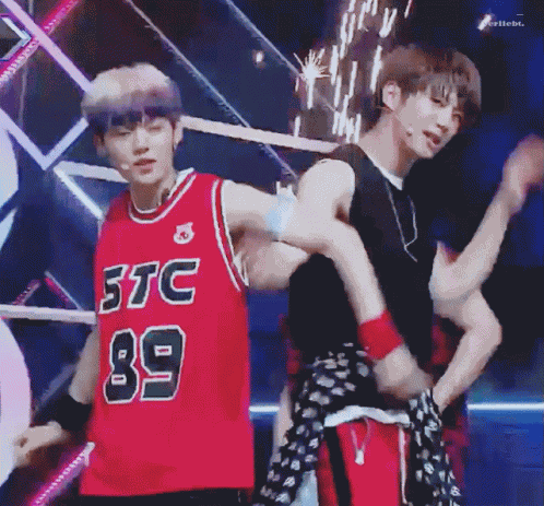 유앤비 이준영 GIF