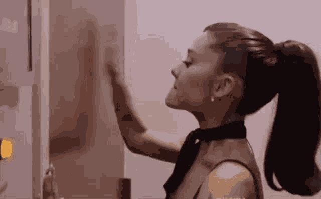 24kivy Ariana GIF