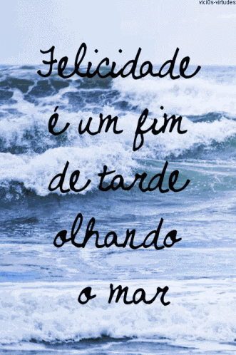 A Felicidade E Um Fim Se Tarde Olhando O Mar GIF