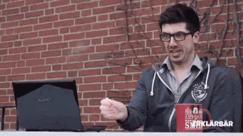 Alexibexi Erklärbär GIF