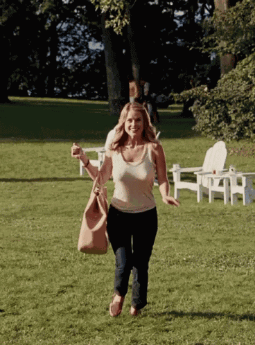 Alice Eve Sex And The City2 GIF