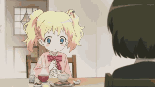 Alice Kinmoza GIF