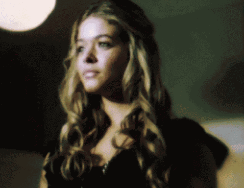 Alison Dilaurentis Sasha Pieterse GIF
