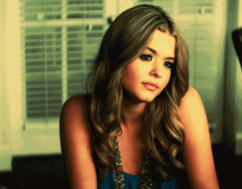 Alison Dilaurentis Sasha Pieterse GIF