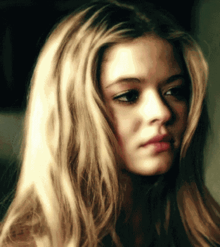 Alison Dilaurentis Sasha Pieterse GIF