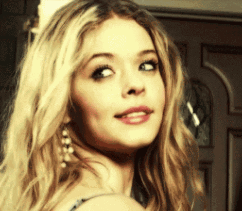Alison Dilaurentis Sasha Pieterse GIF