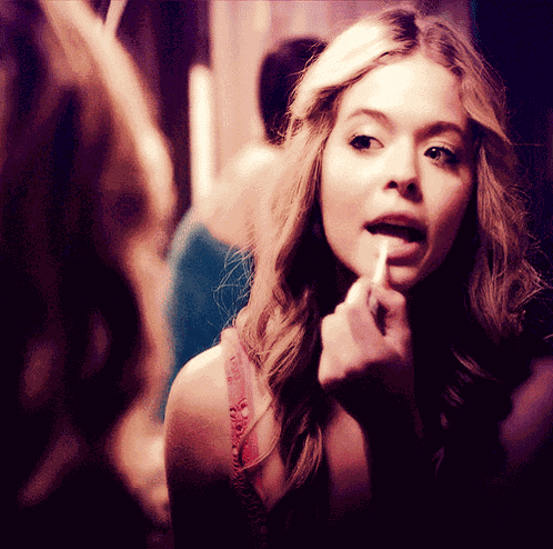 Alison Dilaurentis Sasha Pieterse GIF